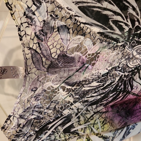 S12 Crystal Embellished Graphic Print Top - Picture 8 of 8